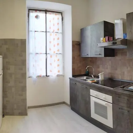 Near Colosseum Apartman *